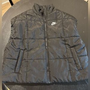 Nike Puffer Therma-FIT oversized Vest
Medium Black